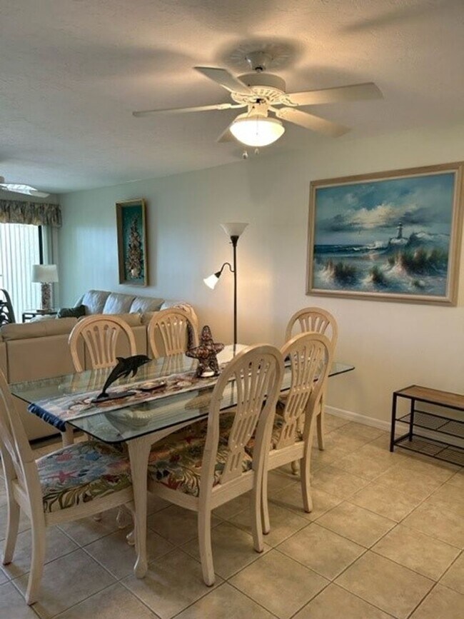Building Photo - Venice, FL MACARTHUR BEACH Gated Comm. 2/2...