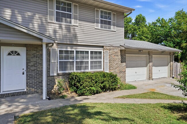 Building Photo - 4209 Defoe Dr