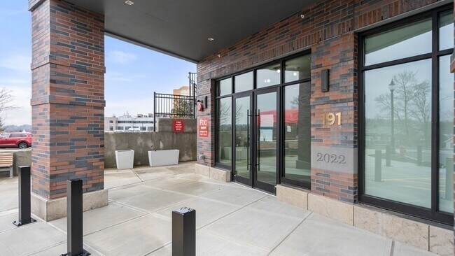 Building Photo - 191 Washington St