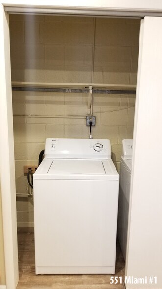 Washer - 551 Miami Rd
