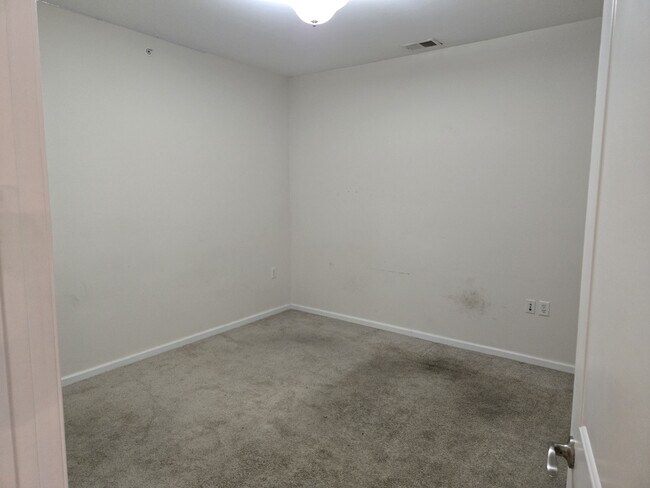 Building Photo - 2424 Chancery Ln