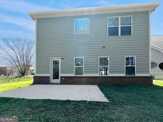 Building Photo - 241 Daisy Cir