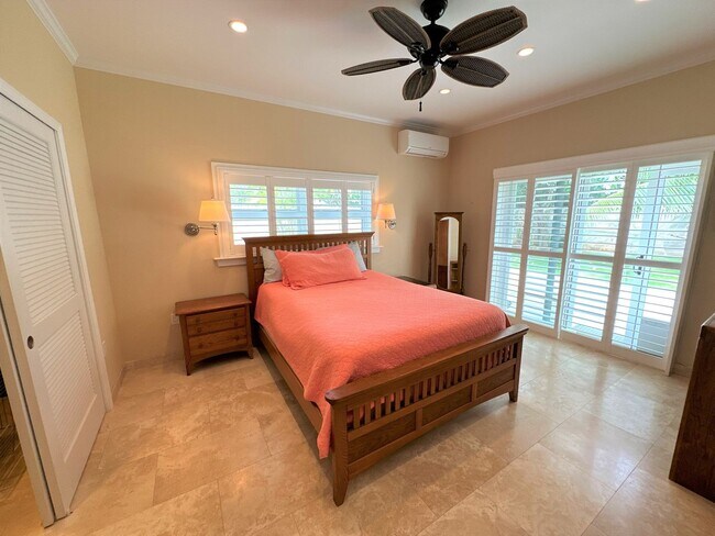 Building Photo - Gorgeous Furnished Beachside Home in Kailua