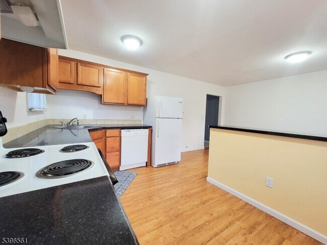 Building Photo - 272 US-206