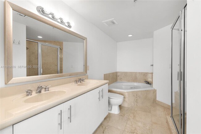 Building Photo - 7900 Harbor Island Dr