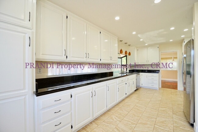 Building Photo - Modern Ranch Style Home on Corner Lot with Large Backyard