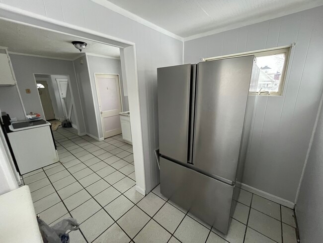 Building Photo - 769 Sherman Ave Ave