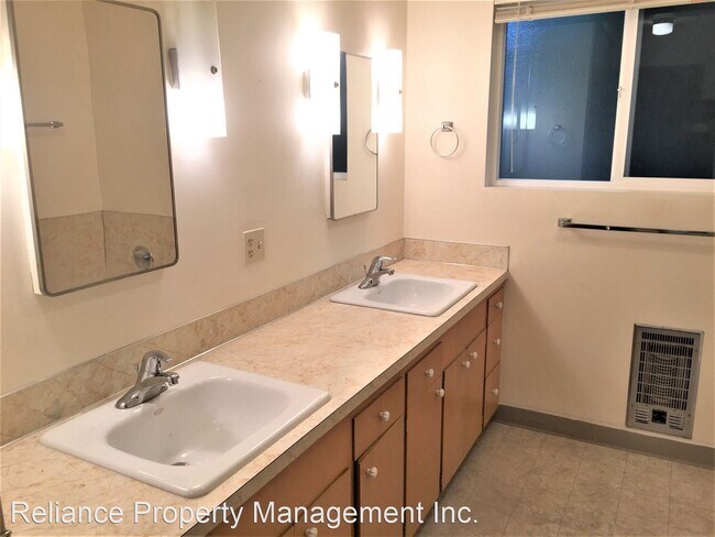 Building Photo - 8520-8560 SW Laurel Leaf Ln