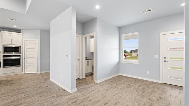 Building Photo - 217 Olde Ml Ct