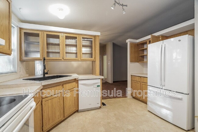 Building Photo - 9110 144th St Ct NW