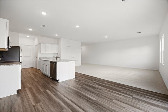 Building Photo - 8203 Vacek Xing Wy