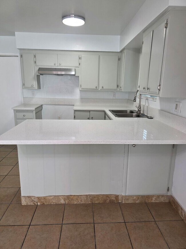 Building Photo - OPEN HOUSE 9/6/2025 From 12pm-2pm 3bed 2 B...