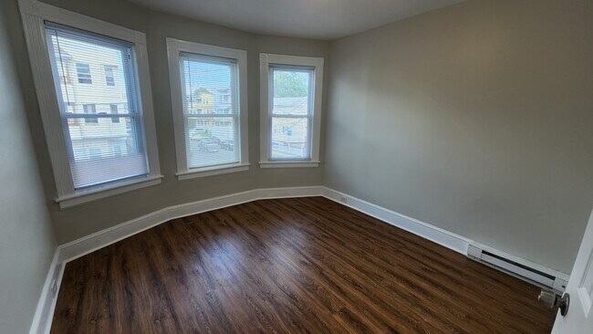 Building Photo - 1516 Pembroke St