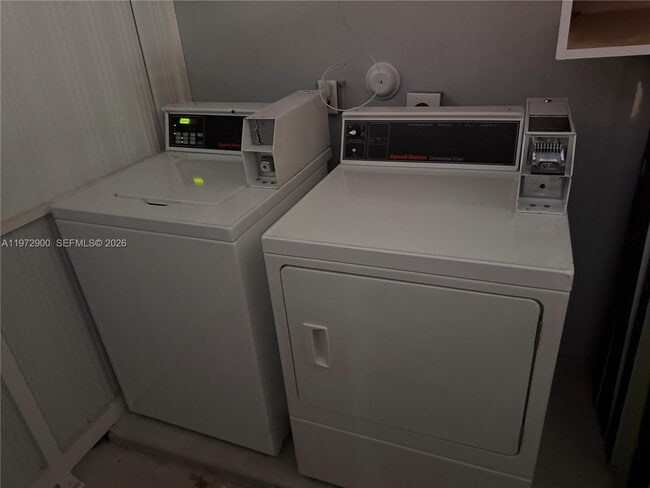 Building Photo - 2353 SW 11th Terrace