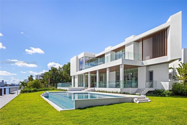 Building Photo - 503 Palm Dr