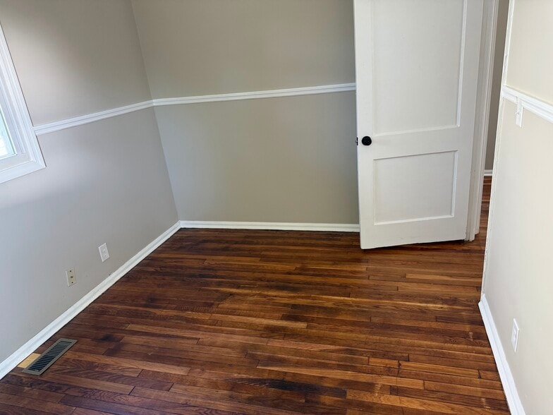 Building Photo - 1420 W Jackson St