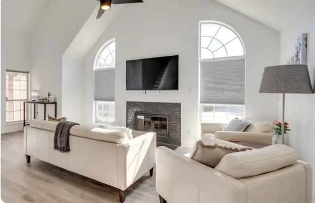 Building Photo - 2943 S Bend Dr