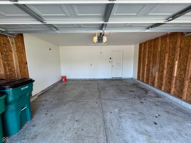 Building Photo - 2274 Bridlewood Dr