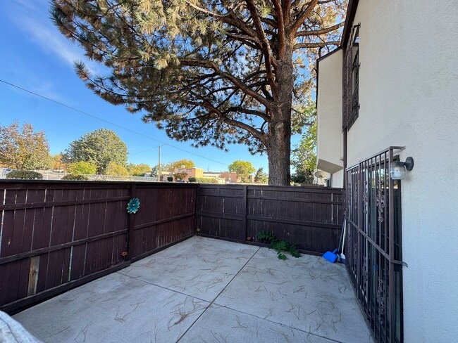 Building Photo - All Utilities Included! Condo in Winrock Villas