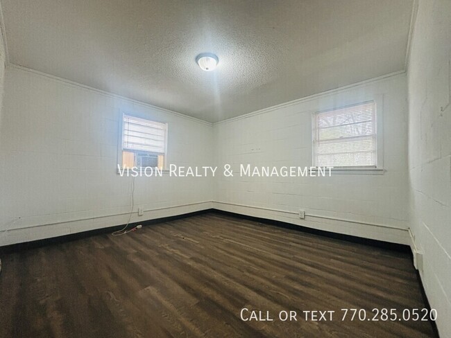 Building Photo - Newly renovated 2 bed, 1 bath