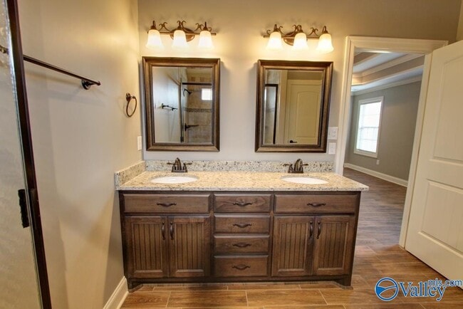 Building Photo - 22947 Pin Oak Dr