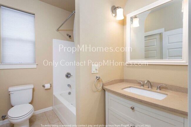 Building Photo - Charming Three Bedroom Home in Arbor Lodge!