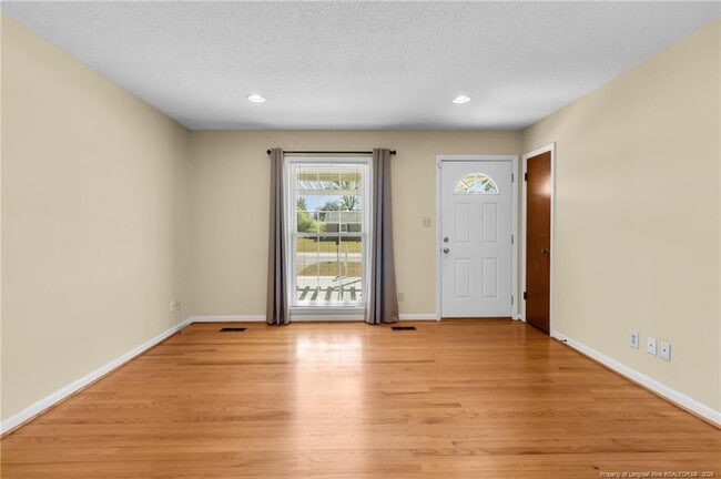 Building Photo - 1644 Inverness Dr