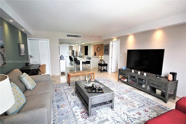 Building Photo - 5161 Collins Ave
