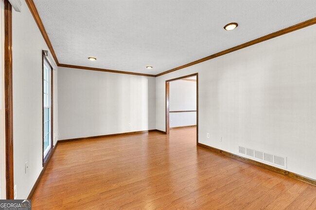 Building Photo - 102 Bluegill Trce