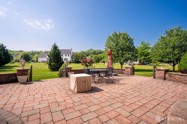 Building Photo - 19 Meadowlark Dr