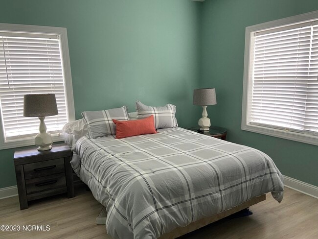 Building Photo - 404 Penny Ln