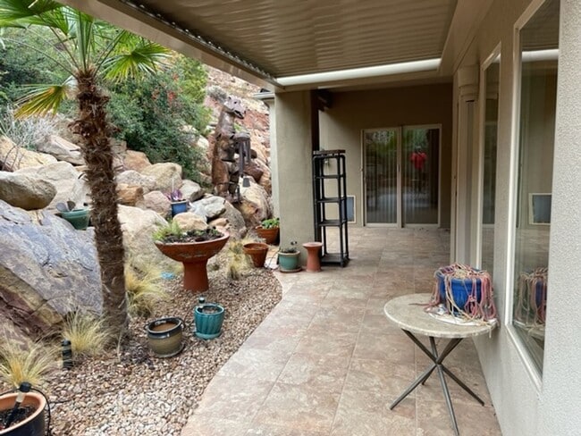 Building Photo - Beautiful Home In A Quiet Gated Community!
