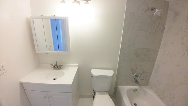 Building Photo - 1001 Green Pine Blvd