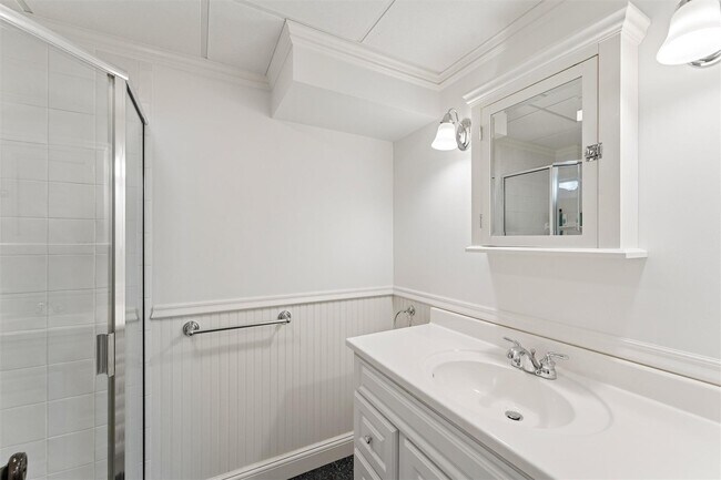 Building Photo - 40 Overlook Dr