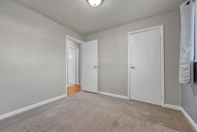 Building Photo - $2,495.00, 3-bedroom, 2 bathroom home in C...