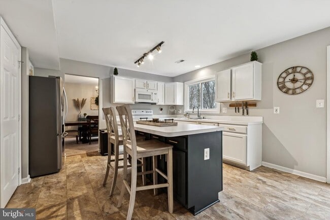 Building Photo - 14 Willow Glen Ct