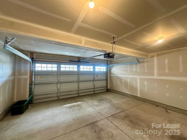 Building Photo - 1207 Newell Towns Ln