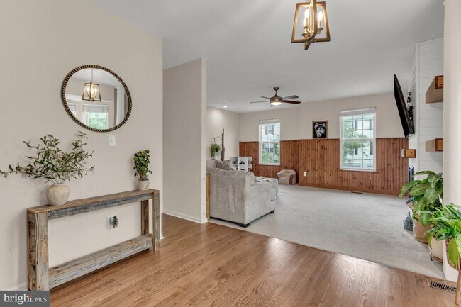 Building Photo - 2152 Millhaven Dr