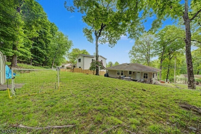 Building Photo - 14 Valley View Dr