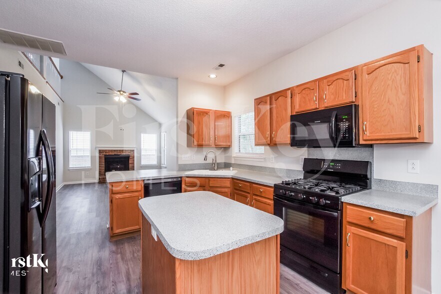 Building Photo - 7031 Reedy Creek Rd