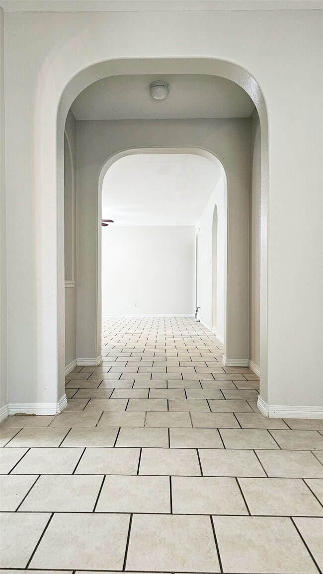 Building Photo - 211 Briar Trace Ln