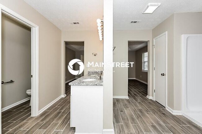 Building Photo - 3 Bedroom Pet-Friendly Home in Jonesboro, GA with Main Street Renewal