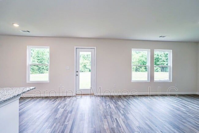 Building Photo - 321 Long Grove Ln