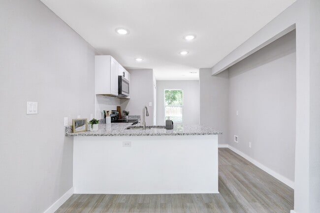 Building Photo - 775 Yucca St