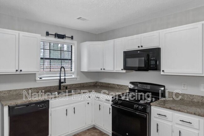 Building Photo - 321 Summerwood Ln