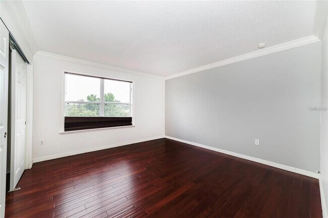 Building Photo - 10124 Malpas Point