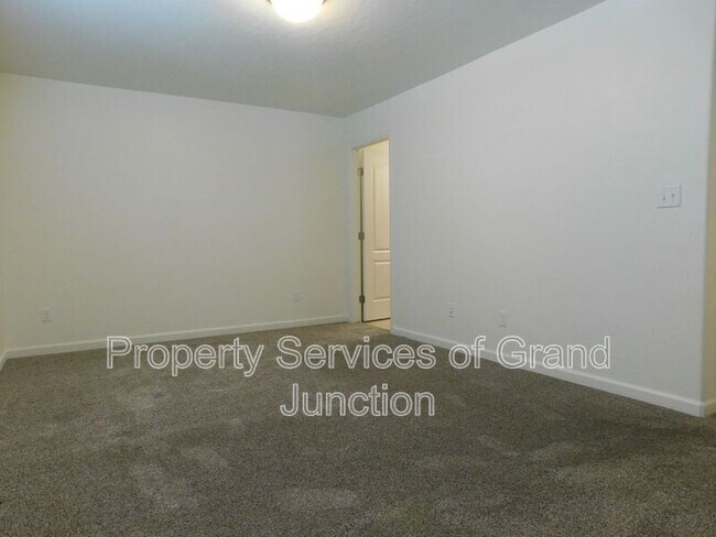 Building Photo - 654 Trinity Way