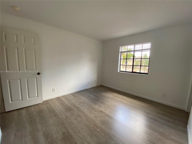 Building Photo - 4114 Forest Dr