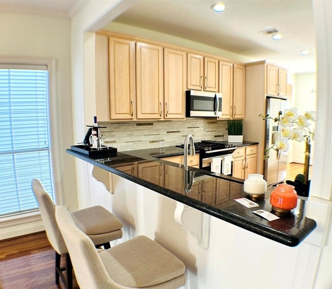 Building Photo - 913 Birdsall St