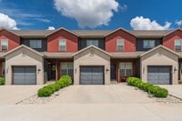 Building Photo - NEW LUXURY 3 BED 2.5 BATH TOWNHOUSE!!!